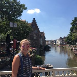 Meet your Posher, Meredith